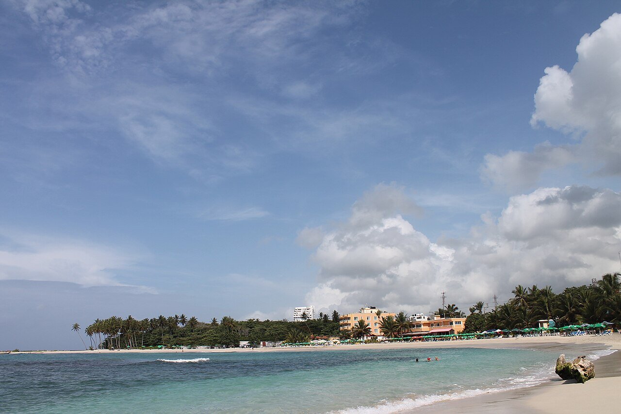 Shoreline in central Juan Dolio